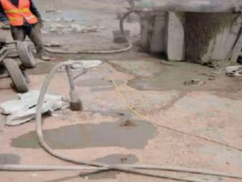 广阳水泥混凝土路面板底注浆技术 路面脱空注浆整治方案